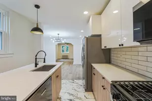 381 E Cliveden St, Philadelphia, PA 19119 - Photo 4