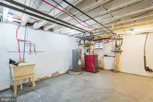 381 E Cliveden St, Philadelphia, PA 19119 - Photo 26