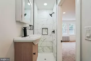 381 E Cliveden St, Philadelphia, PA 19119 - Photo 18