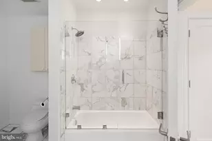 201 N 8th St, Philadelphia, PA 19106 - Photo 22