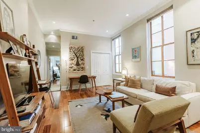 2049 Walnut Street #1R, Philadelphia, PA 19103 - Photo 6