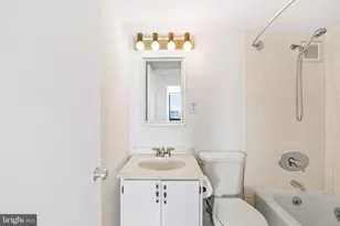 200 Locust St, Philadelphia, PA 19106 - Photo 12