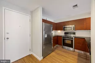 934 N 3rd St, Philadelphia, PA 19123 - Photo 32