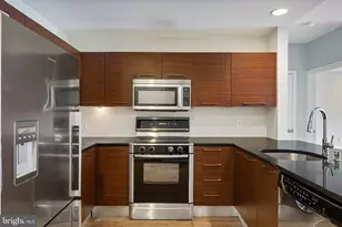 934 N 3rd St, Philadelphia, PA 19123 - Photo 2