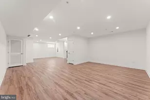 257 E Sharpnack St, Philadelphia, PA 19119 - Photo 18