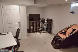 1152 E Sharpnack St, Philadelphia, PA 19150 - Photo 14