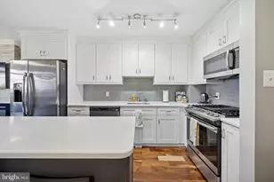 2401 Pennsylvania Ave, Philadelphia, PA 19130 - Photo 10