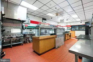 6452 Lansdowne Ave, Philadelphia, PA 19151 - Photo 8