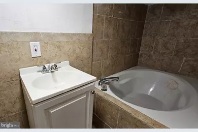 164 W Clarkson Avenue, Philadelphia, PA 19120 - Photo 8