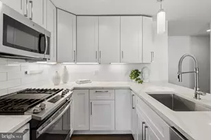 753 N 20th St, Philadelphia, PA 19130 - Photo 8
