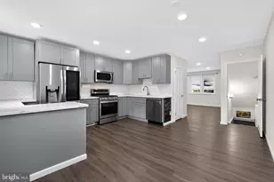 335 Hermitage St, Philadelphia, PA 19128 - Photo 10