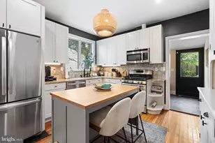 225 E Gravers Ln, Philadelphia, PA 19118 - Photo 10