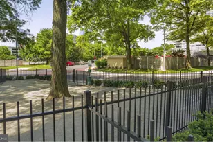 2200 Benjamin Franklin Pkwy, Philadelphia, PA 19130 - Photo 20