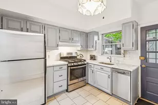 1827 S Rosewood St, Philadelphia, PA 19145 - Photo 8