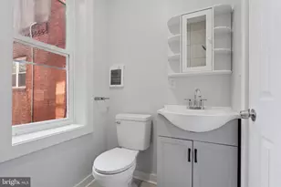 251 S 44th St, Philadelphia, PA 19104 - Photo 6