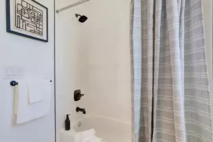 1540 S Myrtlewood St, Philadelphia, PA 19146 - Photo 20