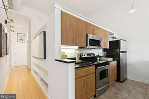 2429 Locust St, Philadelphia, PA 19103 - Photo 8