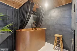 1522 Brown St, Philadelphia, PA 19130 - Photo 16