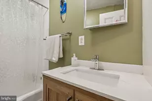 1105 Latimer St, Philadelphia, PA 19107 - Photo 8