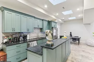 135 E Allen St, Philadelphia, PA 19125 - Photo 2