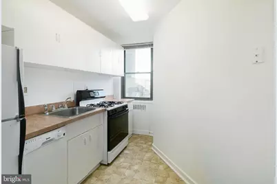 2601 Pennsylvania Avenue #202, Philadelphia, PA 19130 - Photo 4