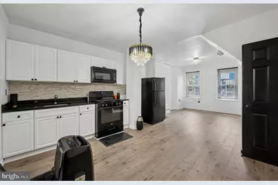 811 W Schiller Street, Philadelphia, PA 19140 - Photo 1