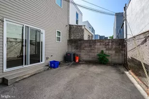 2106 Manton St, Philadelphia, PA 19146 - Photo 12