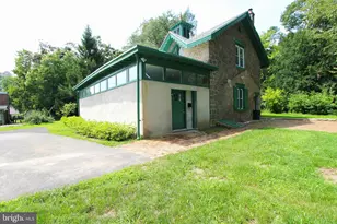 5925 Devon Pl, Philadelphia, PA 19138 - Photo 1