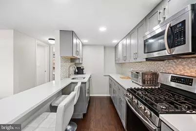 528 Manning Walk #7, Philadelphia, PA 19106 - Photo 14