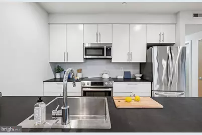 1800 S 16th Street #B, Philadelphia, PA 19145 - Photo 8