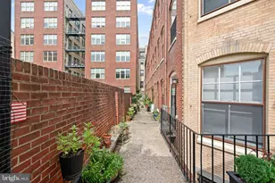 2 Willings Alley Mews, Philadelphia, PA 19106 - Photo 2