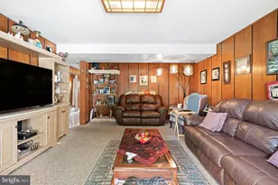 9812 Ferndale St, Philadelphia, PA 19115 - Photo 12