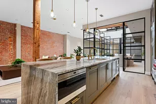 2017 Sansom St, Philadelphia, PA 19103 - Photo 4