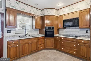 909 Watkins St, Philadelphia, PA 19148 - Photo 8