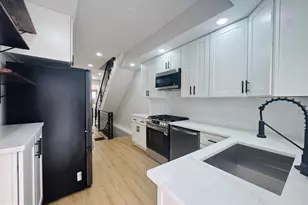 2426 S Juniper St, Philadelphia, PA 19148 - Photo 8