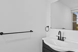 6930 Dicks Ave, Philadelphia, PA 19142 - Photo 10
