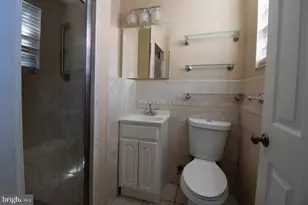 302 Crest Park Rd, Philadelphia, PA 19119 - Photo 14