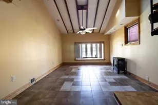 302 Crest Park Rd, Philadelphia, PA 19119 - Photo 4