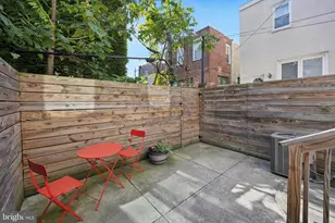 1944 Mountain St, Philadelphia, PA 19145 - Photo 4