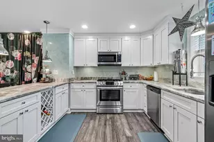 909 Glenroy Rd, Philadelphia, PA 19128 - Photo 2