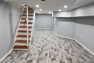 5009 Hawthorne St, Philadelphia, PA 19124 - Photo 8