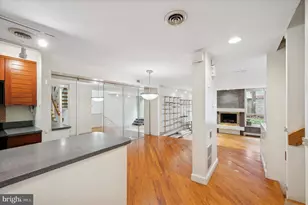 304 Delancey St, Philadelphia, PA 19106 - Photo 4