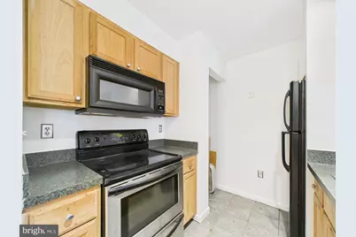 1601 Spring Garden Street #402, Philadelphia, PA 19130 - Photo 8