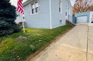 8012 Lawndale Ave, Philadelphia, PA 19111 - Photo 2