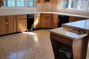 8027 Narvon St, Philadelphia, PA 19136 - Photo 4