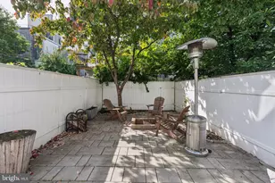 2038 Montrose St, Philadelphia, PA 19146 - Photo 24