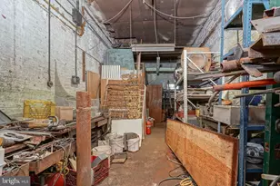 2416 E Sergeant St, Philadelphia, PA 19125 - Photo 18