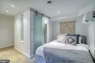 1026 Pine St, Philadelphia, PA 19107 - Photo 32