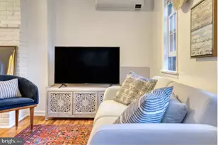 1026 Pine St, Philadelphia, PA 19107 - Photo 8