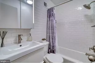 1026 Pine St, Philadelphia, PA 19107 - Photo 18